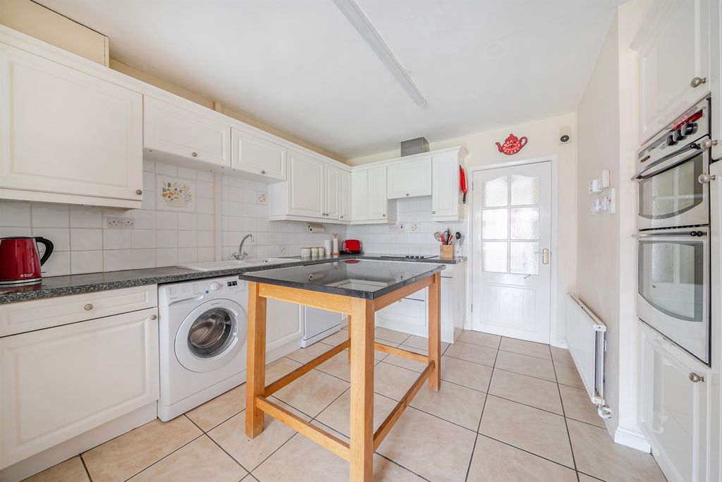 Property photo 3 of 15