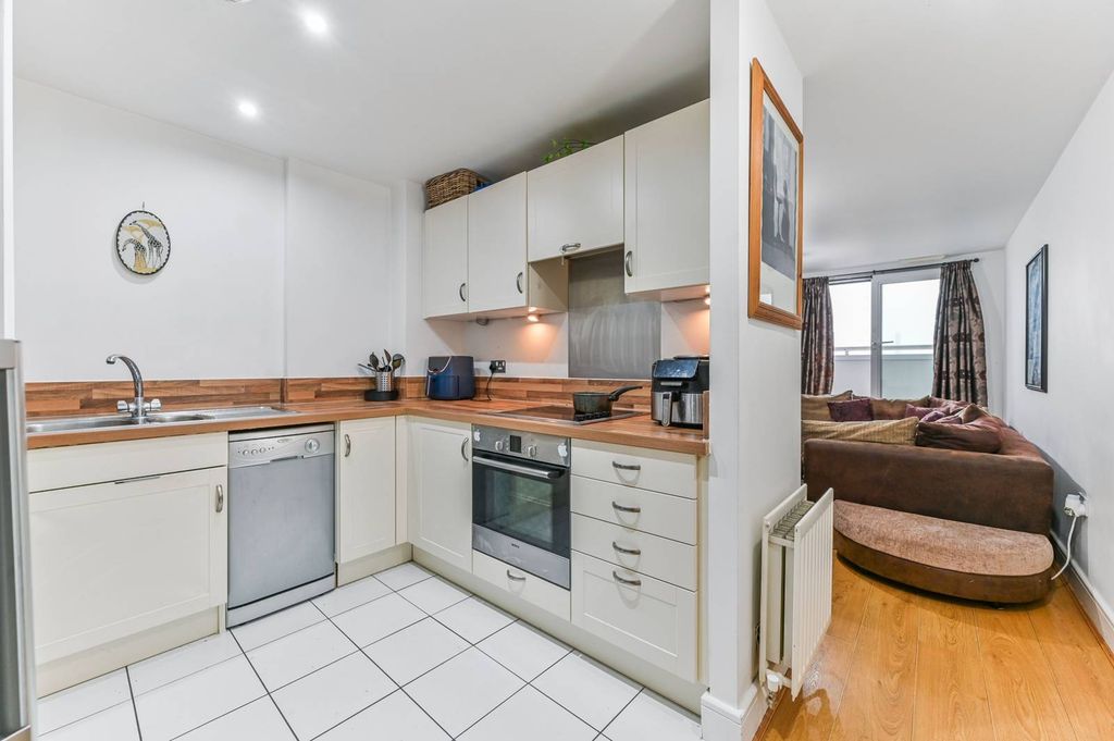 Property photo 3 of 13