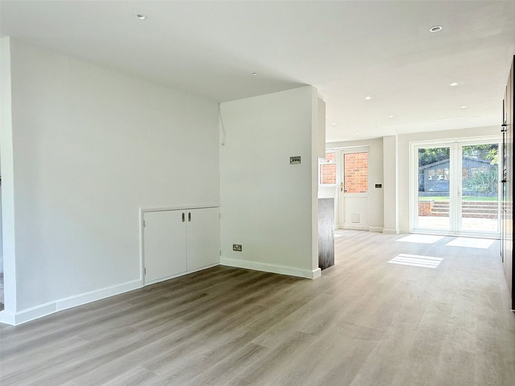 Property photo 3 of 12 Picture No. 12