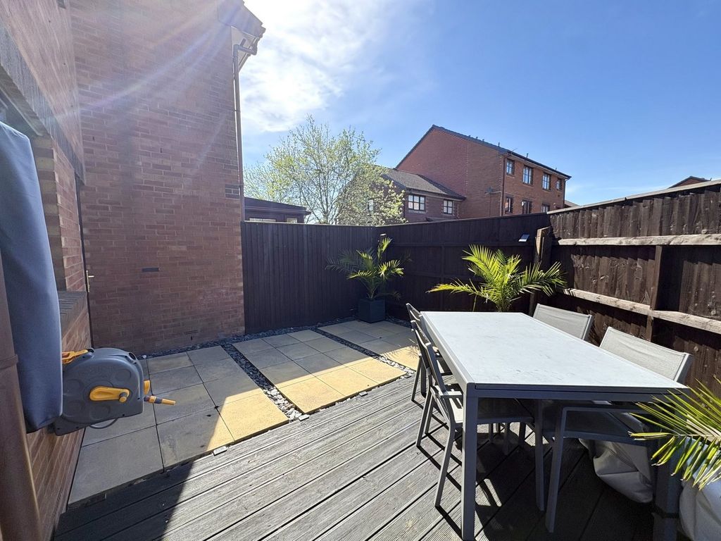 Property photo 3 of 27