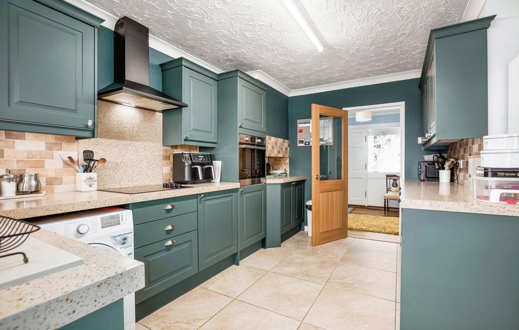 Property photo 3 of 34 Picture No. 42