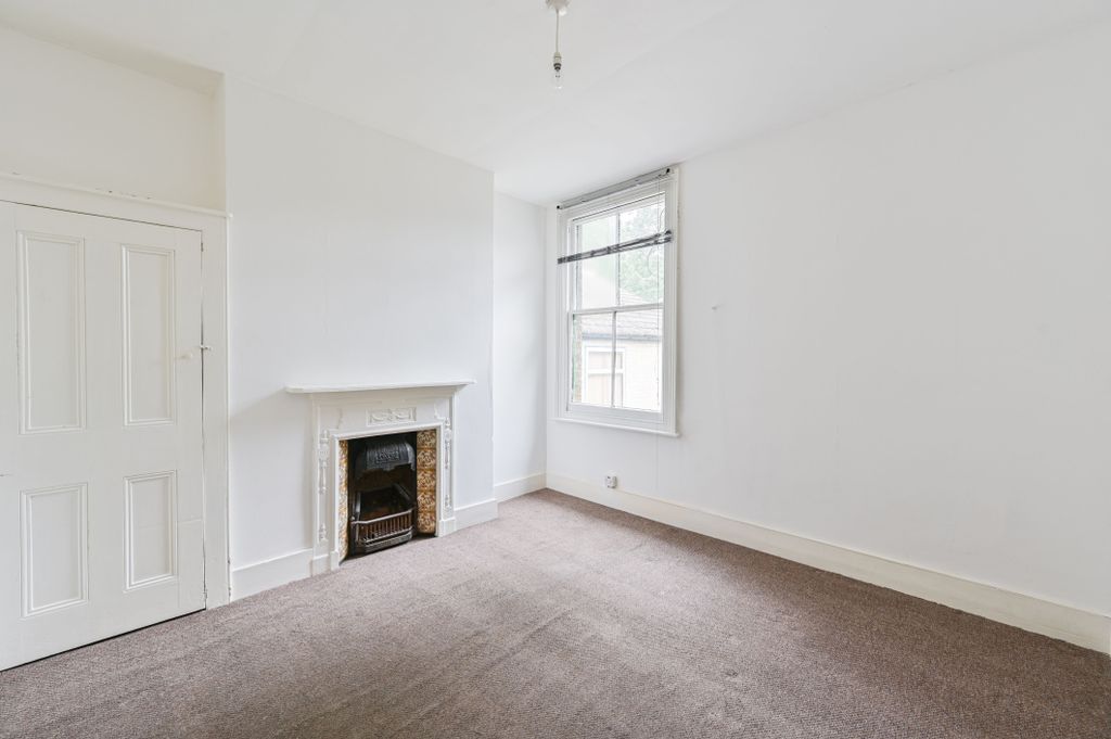 Property photo 3 of 8