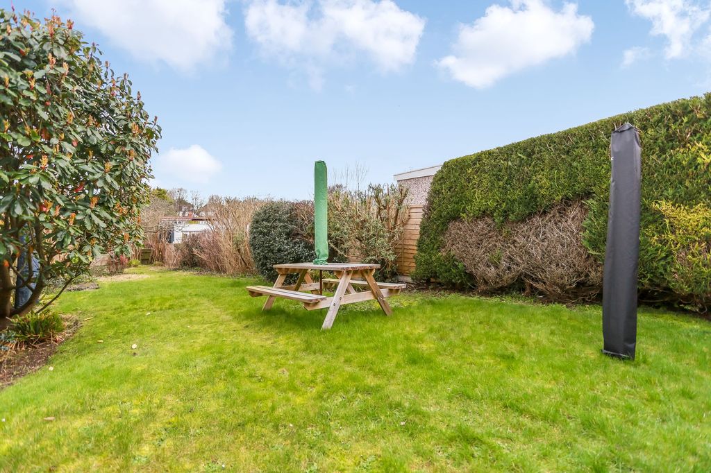 Property photo 3 of 25