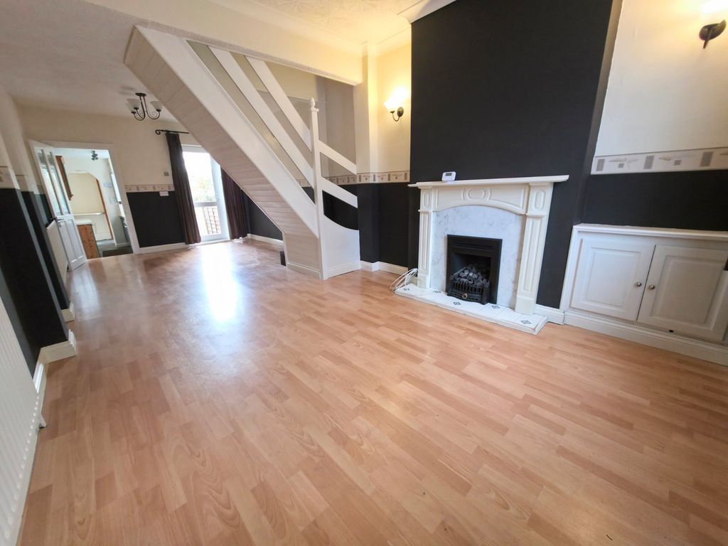 Property photo 2 of 10 Lounge/Dining Room