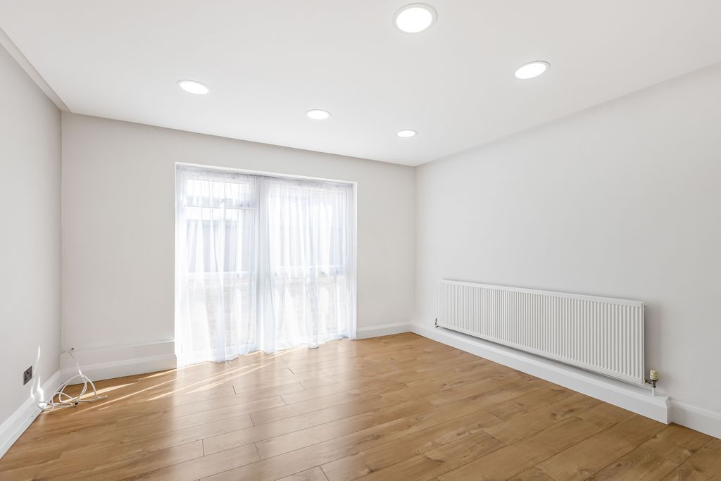 Property photo 2 of 12 1691780