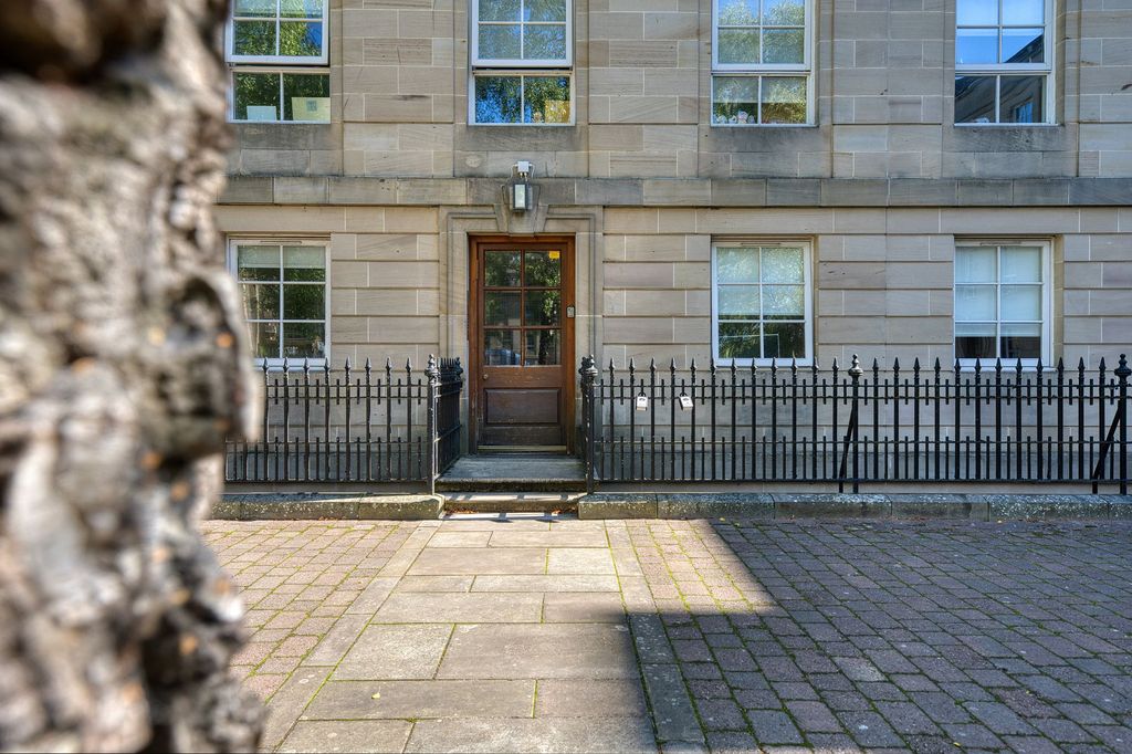 Property photo 1 of 30