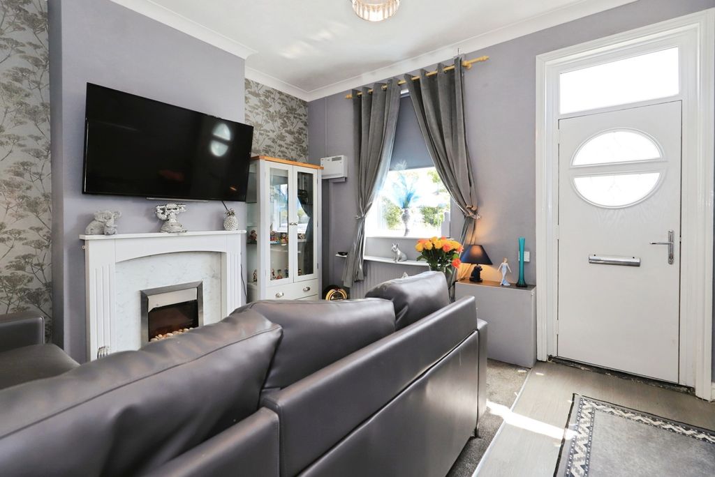 Property photo 3 of 19 Pbox-Img.Jpg