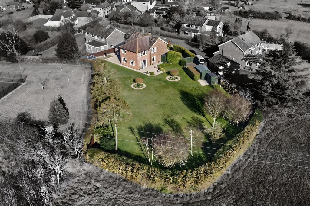 Property photo 3 of 25 Aerial
