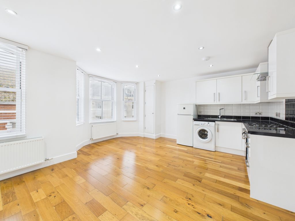 Property photo 1 of 5 Cam03519G0-Pr0433-Still003