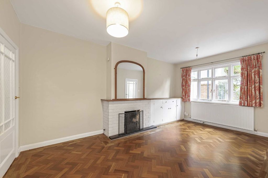 Property photo 2 of 9