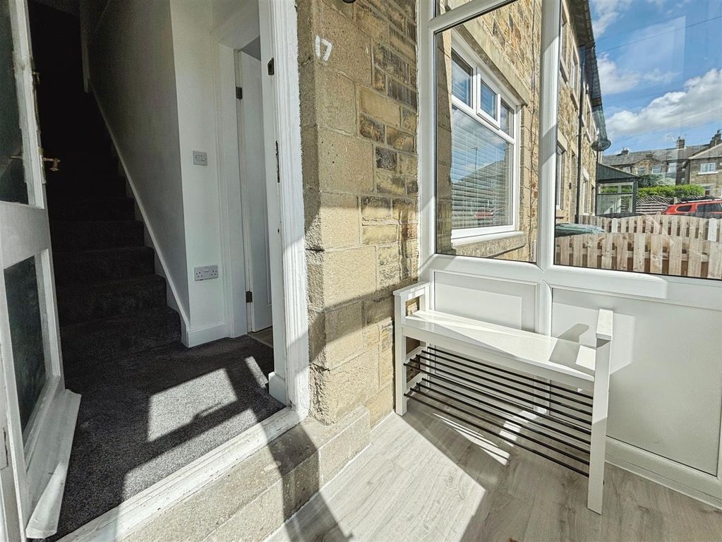 Property photo 2 of 17 Front Porch/Entrance Hall