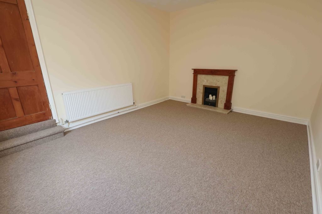 Property photo 2 of 8 Sitting Room