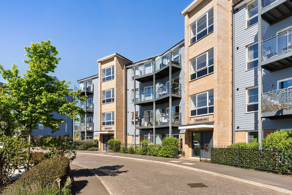 Property photo 1 of 19 Front (Exterior)