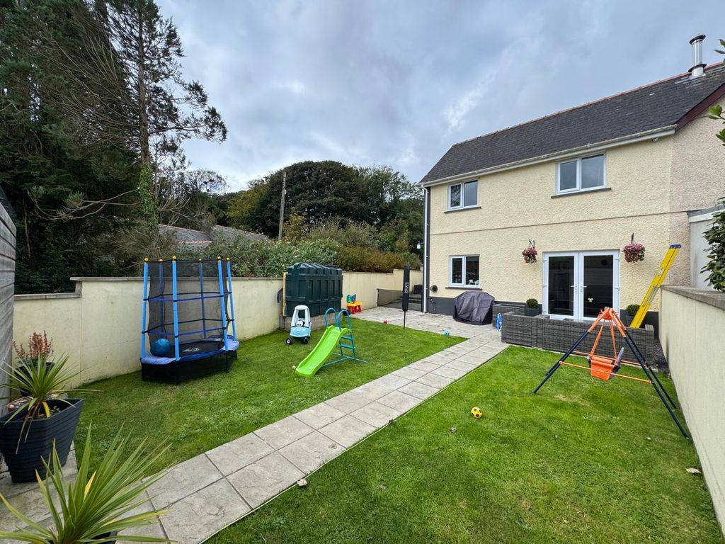 Property photo 2 of 31