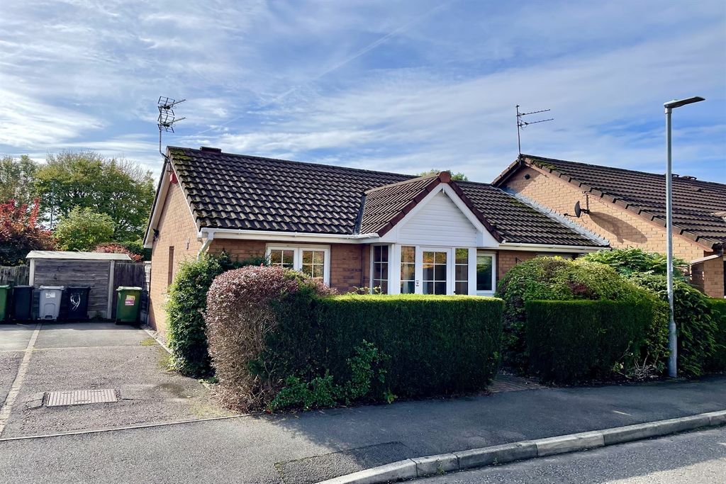 Property photo 1 of 12 (Main)