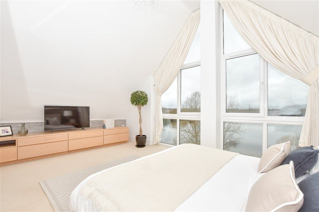 Property photo 2 of 14 Bedroom 1