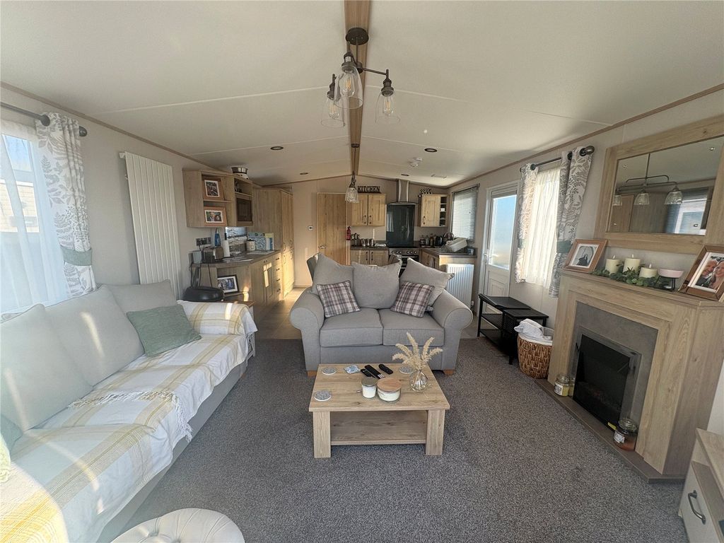 Property photo 2 of 12 Picture No. 04