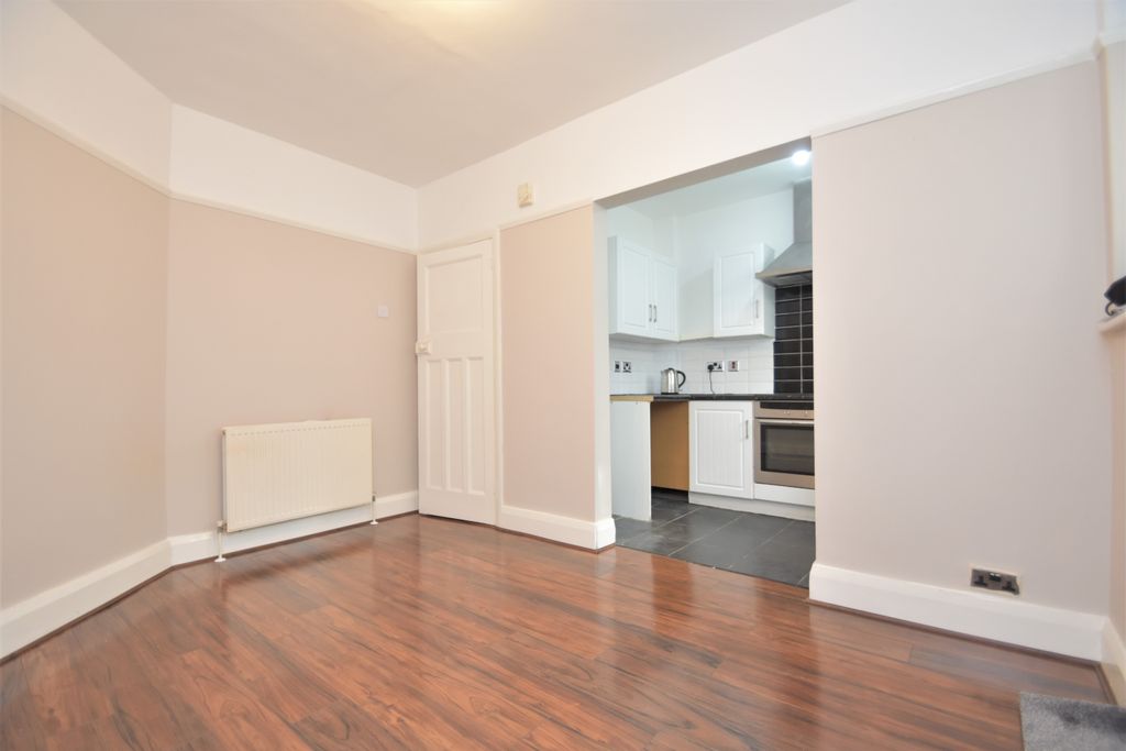 Property photo 2 of 9 Photo 02