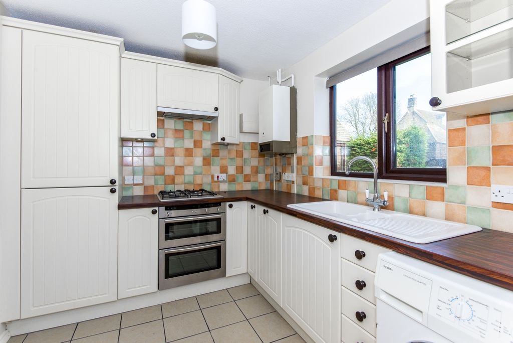 Property photo 2 of 8 Kitchen2