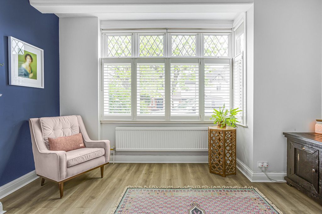 Property photo 3 of 34