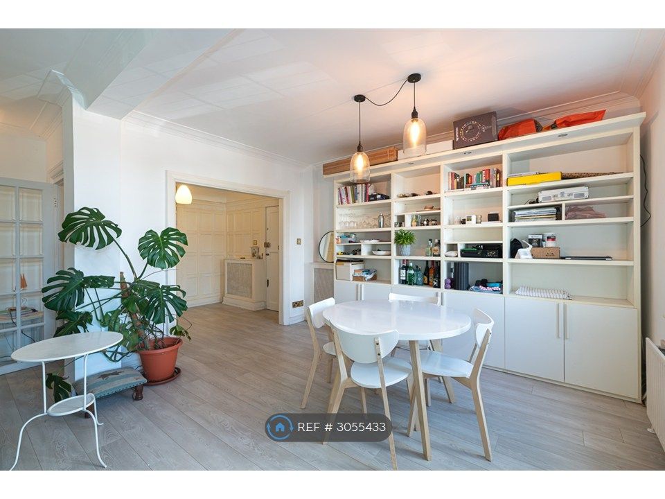 Property photo 2 of 32
