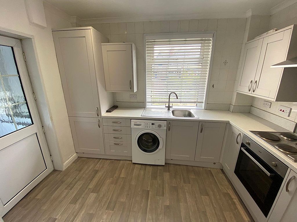 Property photo 2 of 27