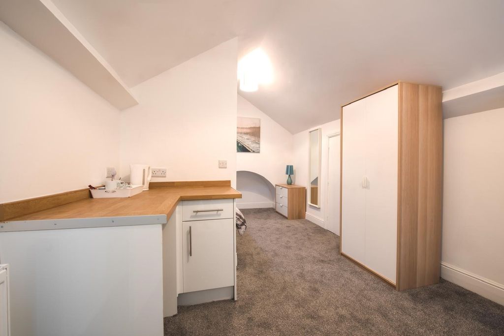 Property photo 3 of 8 Image