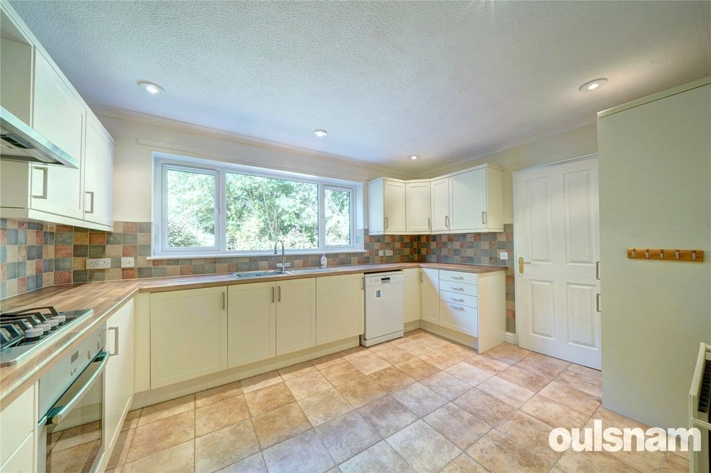 Property photo 2 of 25 Picture No. 17