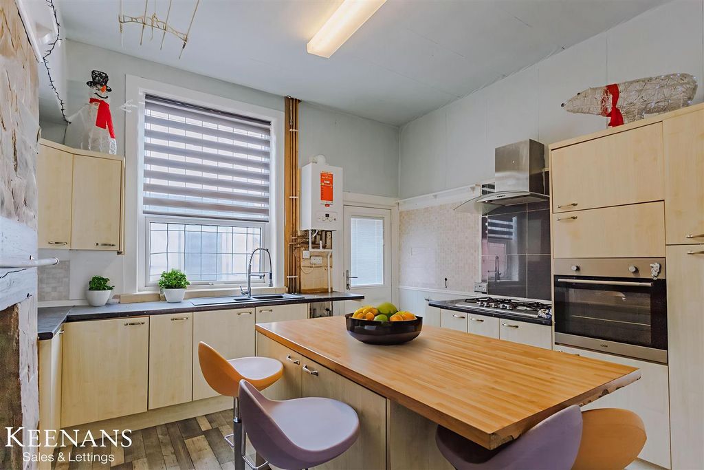 Property photo 3 of 34 Img_7672 - Kitchen - Standard - 1.Jpg