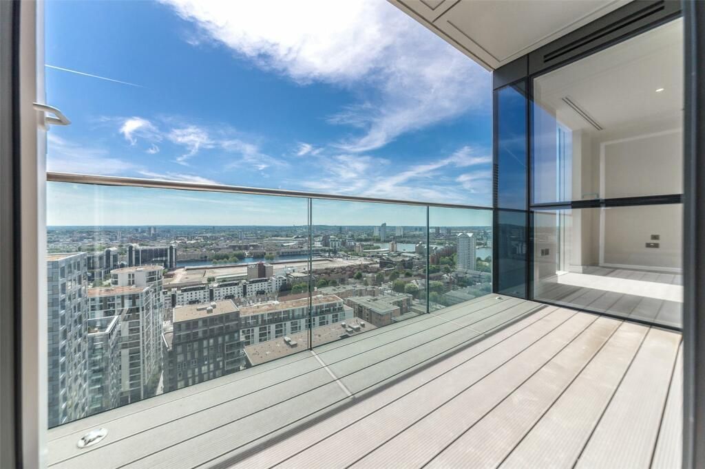 Property photo 1 of 18 Balcony