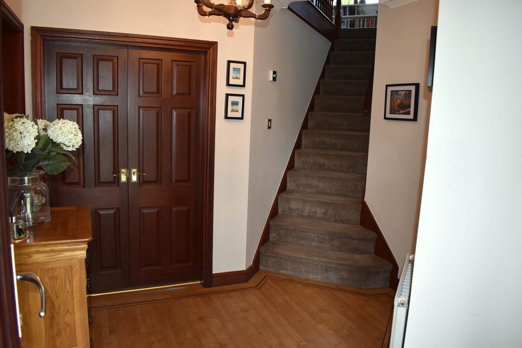 Property photo 3 of 41
