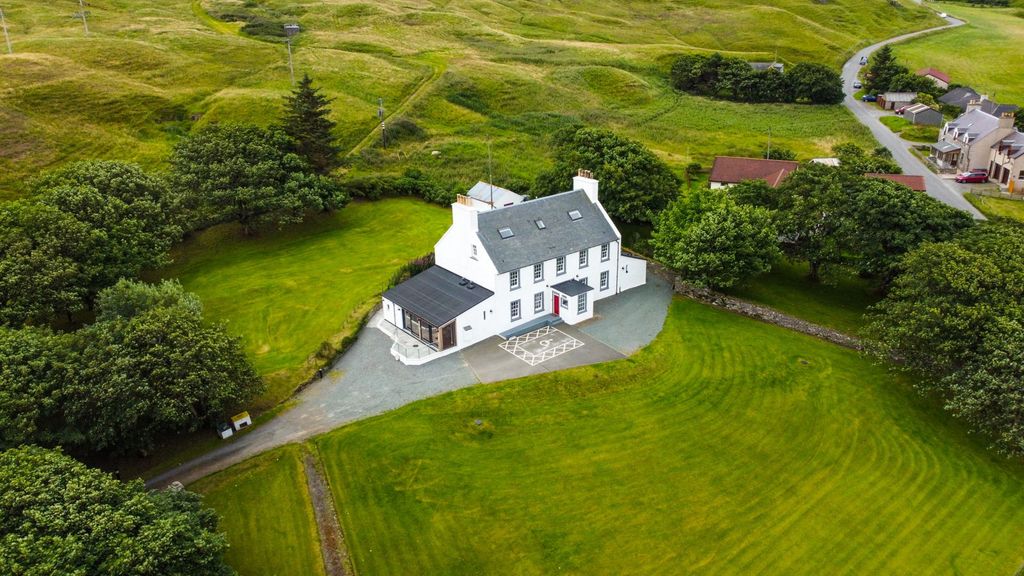 Property photo 1 of 99