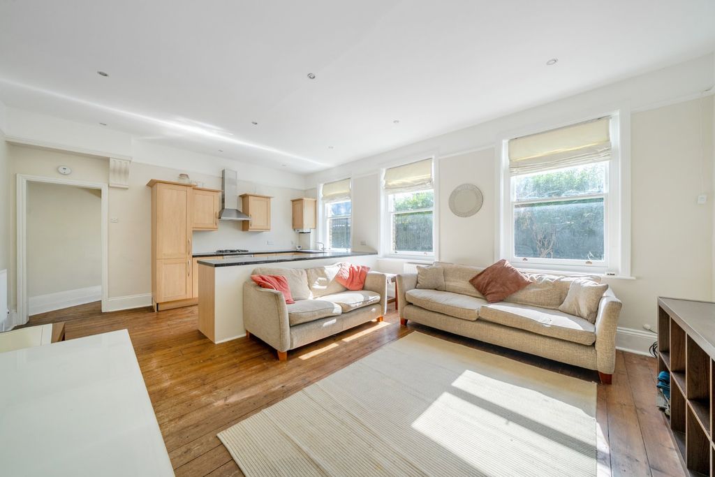 Property photo 2 of 17 Picture No. 02