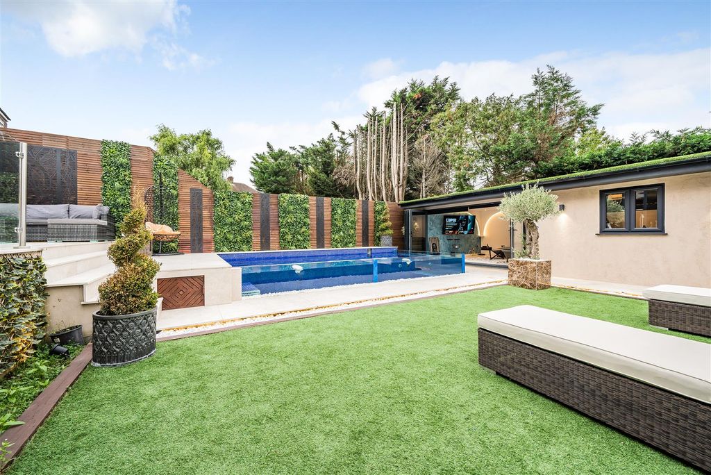 Property photo 3 of 20 1044296 (9).Jpg