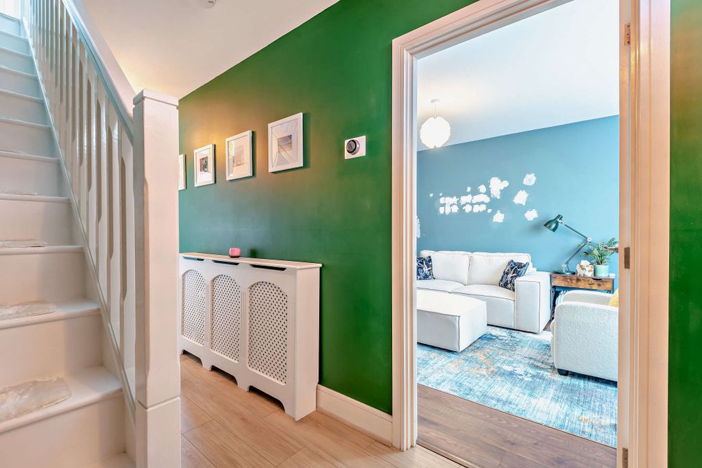 Property photo 2 of 20