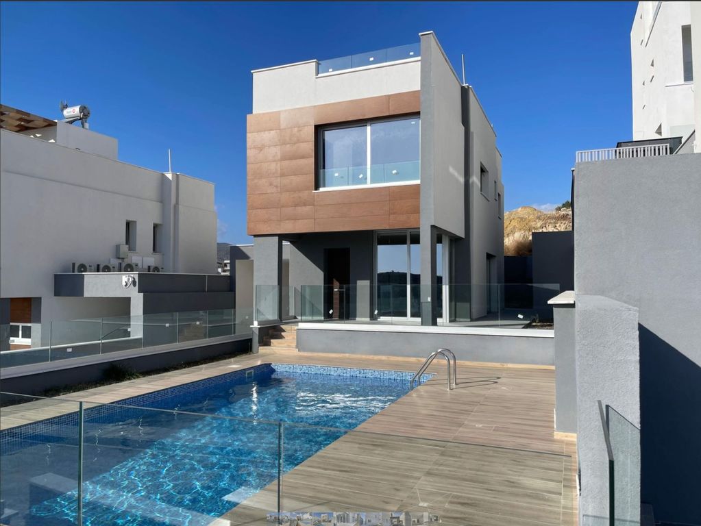 Property photo 1 of 19