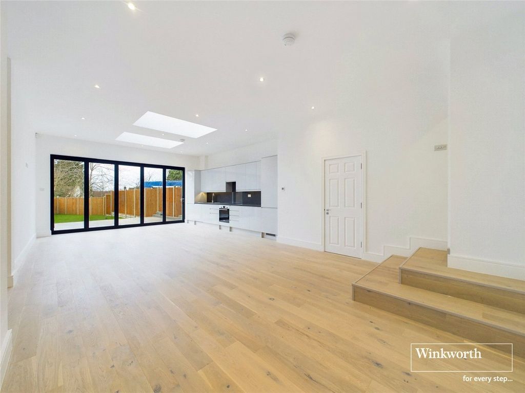 Property photo 1 of 12 Open Plan