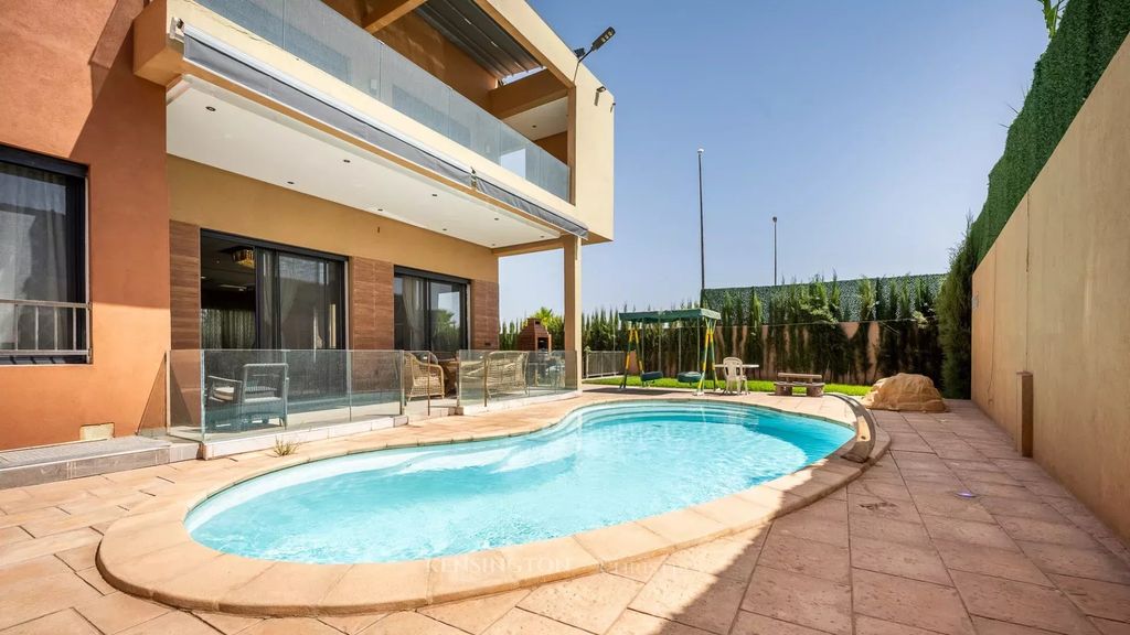 Property photo 3 of 31