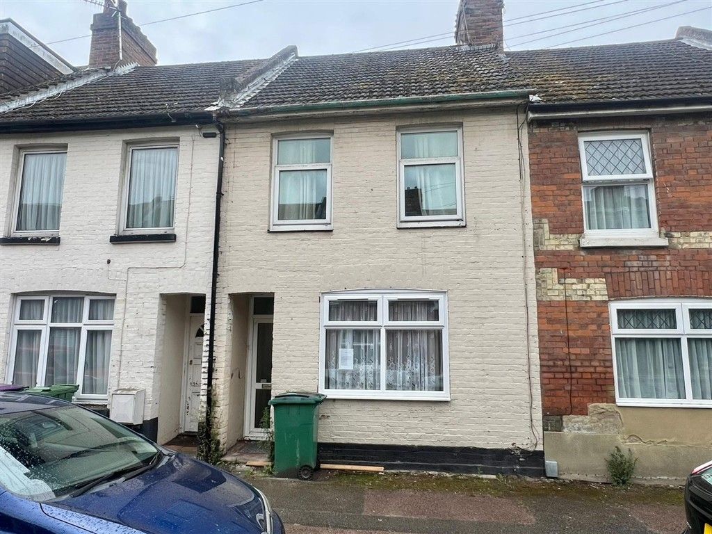 Property photo 3 of 6 Front