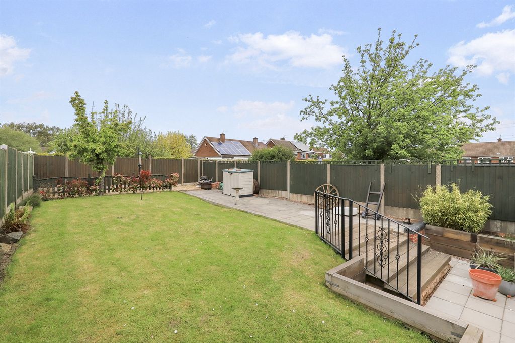 Property photo 2 of 20