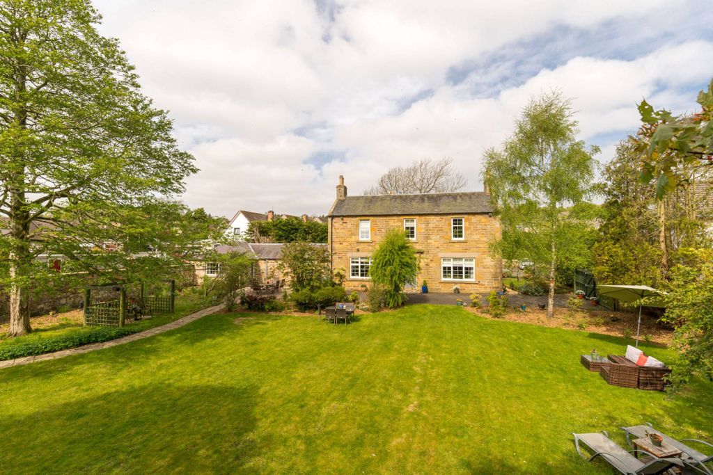 Property photo 1 of 30