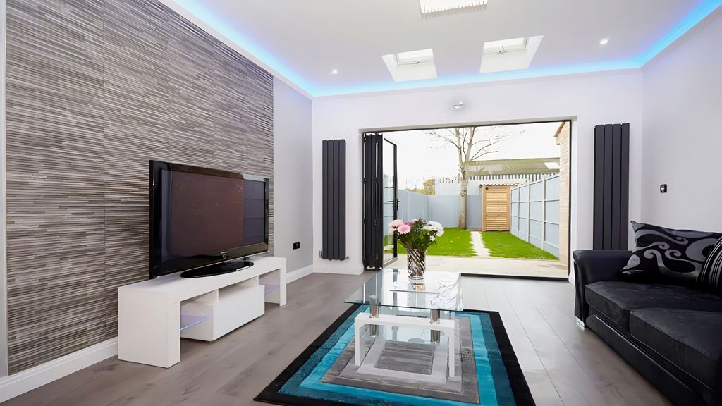 Property photo 3 of 18 Gallery