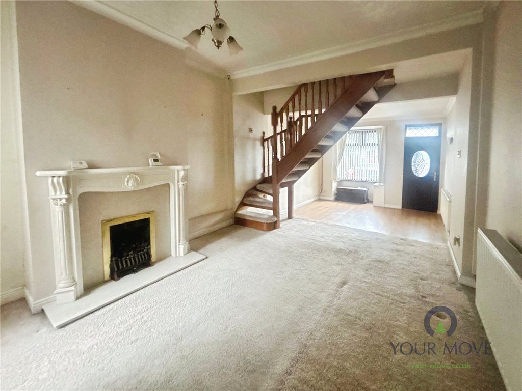 Property photo 3 of 7 Living Room