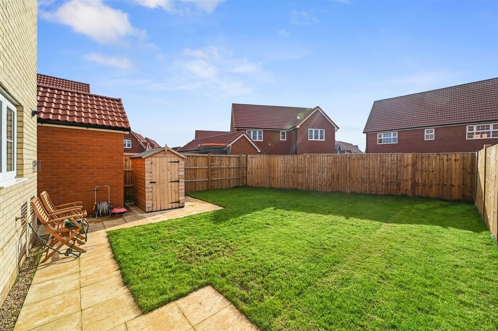 Property photo 2 of 15 Garden