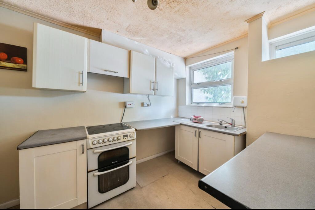 Property photo 2 of 14 Kitchen