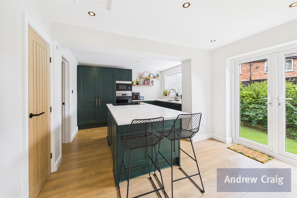 Property photo 3 of 24 Kitchen Breakfast Room