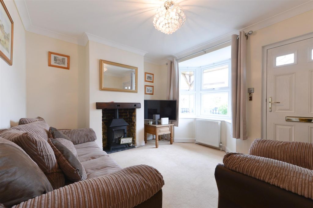 Property photo 3 of 16 Alma Road, Eccles2.Jpg