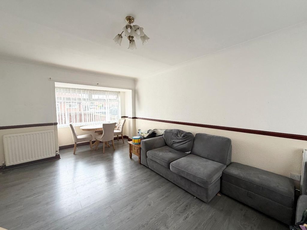 Property photo 3 of 4 Lounge