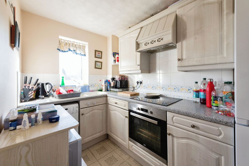 Property photo 2 of 13 Kitchen
