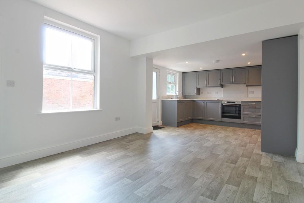 Property photo 3 of 16 Img_2564_Inpixio.Jpg